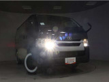 高輝度で点灯速度が速く、しかも消費電力の少ないLEDヘッドライトが装備されています!LEDの明るい光が走行中の視界の確保をサポートして、夜のドライブがより楽しく安全に運転できます♪