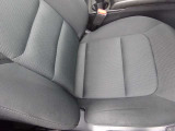 【運転席シート】へたりがちな運転席も大きなへたりがなく、綺麗な状態です。