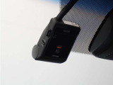 ◆ドライブレコーダー◆映像・音声などを記録する自動車用の装置です。 もしもの事故の際の記録はもちろん、旅行の際の思い出としてドライブの映像を楽しむことができます。