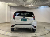 バックカメラが付いているので後方確認が非常にしやすいです。今や運転初心者も熟練者も必須装備!ついていて損はないですね♪