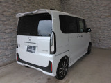 オプションになりますが、ボディーコーティングもご用意しております。新車の輝きに近づき、洗車などのお手入れも楽になりますよ。