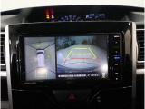 車両周囲の映像を表示し、周辺の状況を確認しやすい装備です。駐車や狭い場所での操作をスムーズに行えるようサポートします。