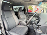 運転席シート廻りは使用感も少なく、良好な状態となっています。前オーナー様が丁寧に使っていたことがよくわかりますね。