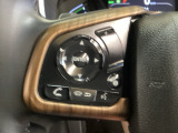 ステアリングスイッチがついていますので、オーディオのチャンネル変更、ボリューム、ジャンル変更が操作可能です。ハンドルから手を離さず安全に操作できます。