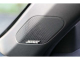 CIVICの室内環境に合わせBOSE社と共同開発した、12スピーカー搭載のサウンドシステム。まるでコンサート会場にいるような臨場感を全席で体感できます。