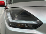 LEDヘッドライトは、点灯の瞬間から最大光量を発揮し、突然暗くなるトンネルなどでの安定感を高めます。