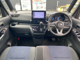 【運転席周り】収納がたくさんの使い勝手の良いインテリア