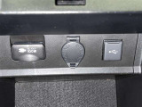 シガーソケット用の充電器が使用可能です!