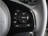 ◆アダプティブクルーズコントロール◆予め設定した車速内でクルマが自動的に加減速。前走車との適切な車間距離を維持しながら追従走行します。【LKAS】車線維持支援システムでステアリング操作を支援。