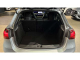 自動車保険に関しても、メルセデス・ベンツ専用のプログラムをご用意しております。飛び石や落下物などでのフロントガラスの修理が必要となった場合、最大で9万円分の補償を致します。