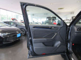 足がよく擦れることが多い内張部分ですが、綺麗に保たれておりコンディションは良好です♪使用による目立つキズもほとんどありません。店頭で現車をご確認くださいませ!