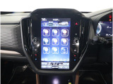 11.6インチの縦型ディスプレイに、ナビゲーション機能をはじめ、エンターテインメント、車両情報、エアコン操作、各種設定などを集約。タブレットのような感覚で、直感的に操作できます。