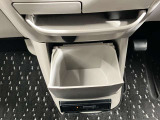 【インストセンターロアボックス】CDなどが収納できる格納式のボックス!