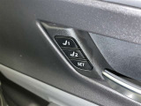 シートメモリー機能装備付きです。シートの位置をそれぞれ記憶しておく事ができるので、ご家族や、複数の方で車を乗られるオーナー様には、便利な機能です。