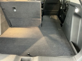 載せるものに合わせて、自由自在にシートを調整。長めの荷物も、大きな買い物も、工夫次第でスッキリ収まります。