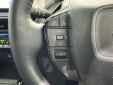ステアリングスイッチ装備!運転しながら手元でオーディオの操作などができます。
