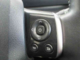 ステアリングスイッチは前方から目を離すことなく操作することが可能です♪わき見運転の防止に役立ちます!!