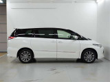 この度は、当社の展示車をご覧いただきまして、誠に有難うございます。自信をもってお勧めできる車となりますので、ごゆっくりご覧頂きたいと思います。