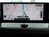NissanConnectナビゲーション。12.3インチの大画面で見やすく直感的な操作が可能です。多彩な通信機能や音声操作にも対応し、快適でスマートなドライブをサポートします。
