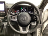 ハンドルにHondaセンシング系のクルーズコントロールやレーンキープアシストなどのスイッチと、オーディオの操作スイッチが装備されています。ハンドルから手を離さず安全に操作できます。