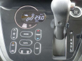 操作しやすいタッチパネル式オートエアコンスイッチ