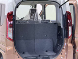 荷室はシートアレンジを行うことで広い荷室にすることが可能です 様々なシーンで活躍できますね