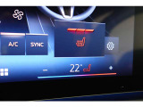クルマの頭脳ともいえる、管理システム、iDrive。ナビだけではなく、オーディオ操作や車両情報の表示などをコントロールできます。便利さと安全性の向上にも繋がっています。