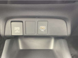 ナビとのUSB接続、充電ジャックも充実しています♪