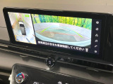 【アラウンドビューモニター】専用のカメラにより、上から見下ろしたような視点で360度クルマの周囲を確認することができます☆死角部分も確認しやすく、狭い場所での切り返しや駐車もスムーズに行えます。
