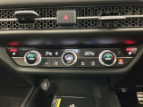 Wエアコン付きです!運転席・助手席それぞれ快適な車内でお過ごしいただけます。寒い時期には嬉しいシートヒーター付きです!