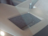 アクティブドライビングディスプレイ付き、スピードやナビの情報が表示されます。運転者の視線を大きく外す事が無く確認できるので安全運転に役立ちます。