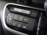 ◆助手席エアバッグ◆SRSエアバッグは、シートベルトだけでは防ぎきれない衝突時の衝撃から乗員を守るための安全装置。衝突時に瞬時に膨らみ、頭部や胸部がダッシュボードに直接衝突するのを防ぎます。