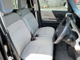快適に運転できるドライブポジション!運転席シートリフターとシートスライドで、無理のない運転姿勢がとれます
