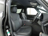 長時間の運転でも疲れにくいシートです。