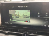 ナビとドラレコが連動しておりますので、ナビ上でドラレコの映像が確認できます。