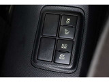 3つの走行モードがあります。『EVモード』はモーターのみで走行しガソリンを消費しないハイブリッド車ならではの環境にも優しい走行です。