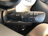 ☆オートライト機能☆車外の明るさに応じて自動的でヘッドランプを点灯および消灯します。夕暮れ時やトンネルなどで便利です!