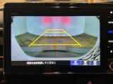 【バックカメラ】運転が苦手な方も車庫入れラクラクです!ギアをリバースに入れれば自動的に切り換わりますので、面倒な操作は不要です♪狭い駐車場もお車を傷つけず安心ですね!