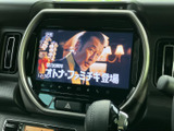 テレビ映像を画面に表示できる装備です。停車中の休憩時間などに、車内で映像やテレビを視聴でき、待ち時間を過ごす際にも便利です。利用シーンに合わせてお役立てください。