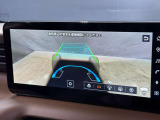 目視できないフードで隠れた路面の映像を表示するインビジブルフードビューが搭載されております!