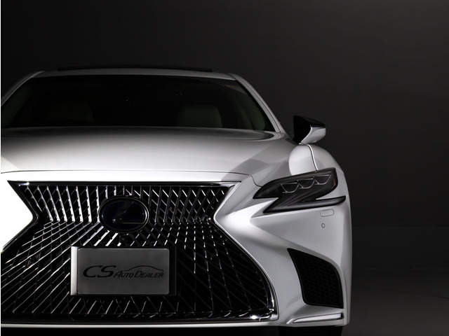 レクサス LS 500h バージョンL 4WD サンルーフ 白本革 AWD マクレビ の