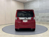 リヤ、後ろから見るとまた車の印象が変わってきますね☆☆