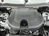 【直列6気筒3.0Lインジニウムターボチャージドディーゼルエンジン D350】ディーゼル特有の音や振動が大幅に軽減され、別次元の仕上がりとなっています。高回転まで滑らかに回り、上質さを感じさせます。