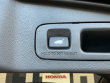 お好みの位置で止められるメモリー機能付の電動リアゲートです!後ろが狭い駐車場でもスムーズに荷物を積めて、さらに背が低い人の手がムリなく届く高さで止めることも可能です!
