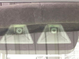 【スマートアシスト】走行中に前方の車両等を認識し、衝突しそうな時は警報とブレーキで衝突回避と被害軽減をアシスト。より安全にドライブをお楽しみいただけます。