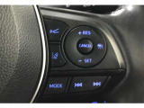 【レーダークルーズコントロール】高速道路等を走行する際、前の車両との距離を一定に保ちながら、セットした速度を維持できる機能