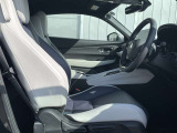 当社には、【指定工場】を併設しており、車検・点検整備もお任せください。ホンダ車を知り尽くしたエキスパートサービスエンジニアがご対応させていただきます。