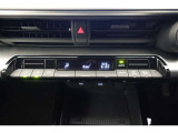 ★エアコンはオートタイプが装着済みです!オートモードにしておけば、車内温度を設定するだけで風の料や吹き出し口の切り替えを機械が行ってくれます!一年中快適な環境を作れますよ♪