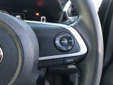 【ステアリングスイッチ】右です。ハンドルから手を離さず、運転に集中したまま手元でマルチインフォメーションディスプレイ内の表示切替などができます。