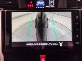 ドアミラー下にカメラが付いており再度も確認できます。狭い道でのすれ違いや車両速報の安全確認など色々とサポートしてくれます。